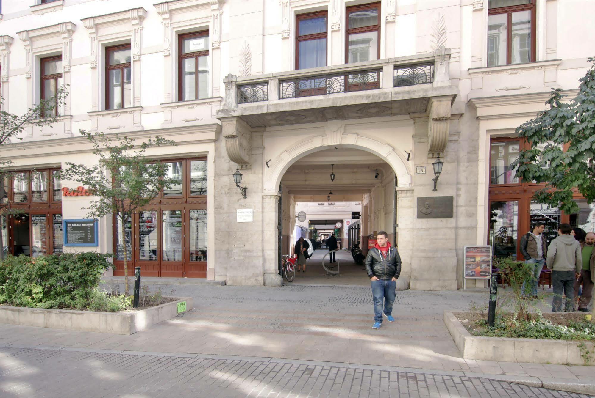International Apartments Budapest Esterno foto