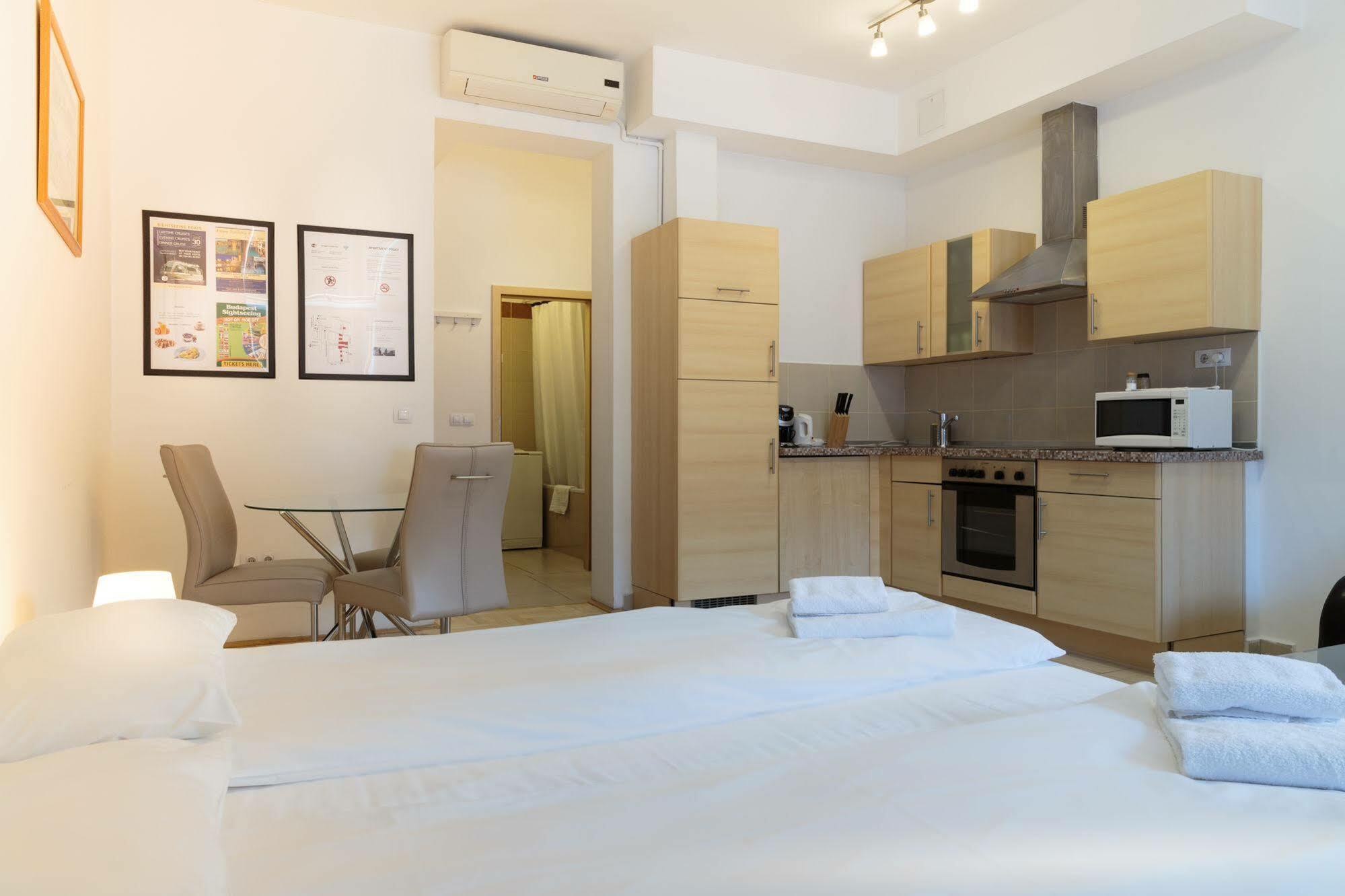International Apartments Budapest Esterno foto